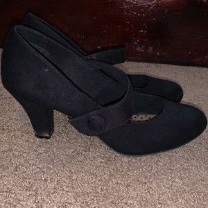 Black American Eagle Mary Jane Pumps